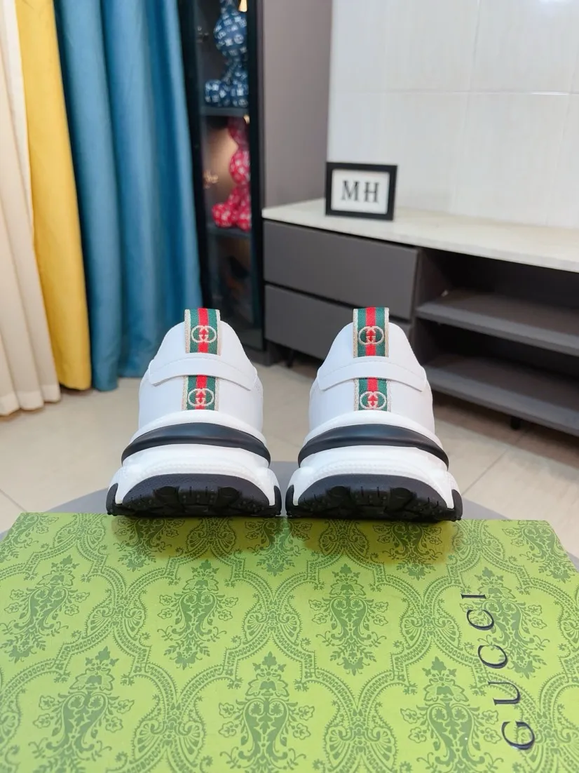 Men's shoes 💰458🌹🌹[GUCCI] Gucci's new lace-up casual men's shoes are on the market first, and the materials and workmanship are superior to all versions on the market. The highest quality shipped first-layer cowhide with imported original perforated materials➕Genuine leather lining, privately molded soft outsole, high foot comfort, imported special materials highlight the brand's unique charm, high-end customization 38-44
